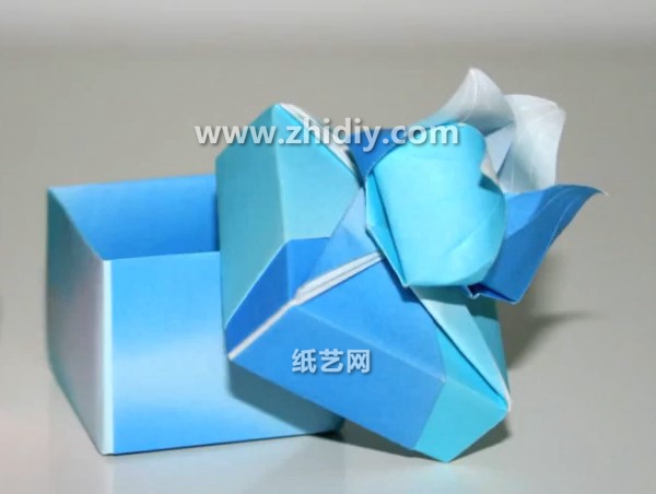 威廉希尔公司官网
折纸玫瑰花盒子的折法威廉希尔中国官网
手把手教你学习如何制作折纸玫瑰花盒子