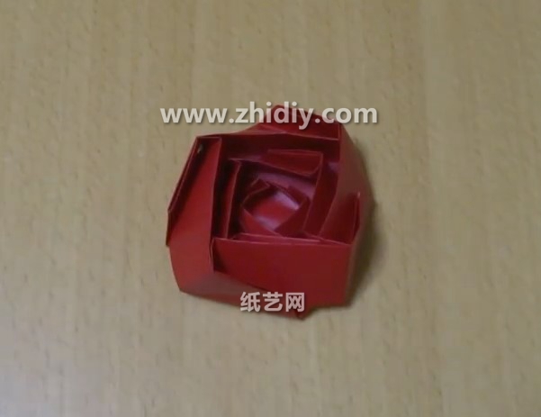 简单折纸玫瑰花的制作方法威廉希尔中国官网
教你学习如何制作折纸玫瑰花