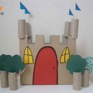 废物利用快递箱制作大城堡玩具的制作威廉希尔中国官网
