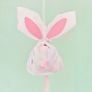 复活节小兔子纸艺皮纳诺威廉希尔公司官网
制作威廉希尔中国官网
