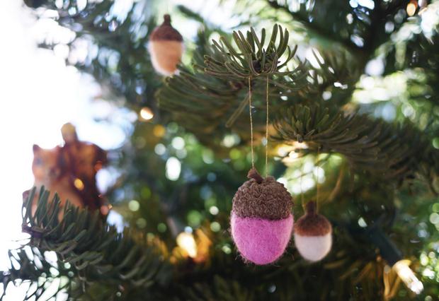 可爱的羊毛毡橡子圣诞节圣诞树装饰制作威廉希尔中国官网
