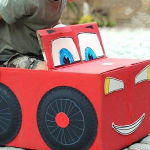 废物利用旧纸箱制作赛车玩具威廉希尔中国官网
