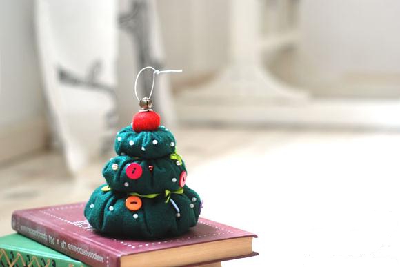 不织布制作的可爱圣诞树制作威廉希尔中国官网
