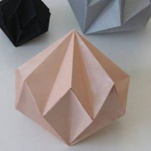 折纸钻石的圣诞节礼物包装盒子制作威廉希尔中国官网
