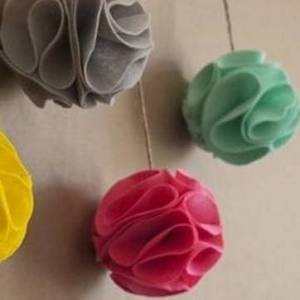 简单漂亮的不织布制作装饰花DIY威廉希尔中国官网
