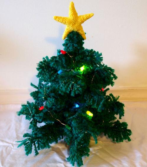 钩针编织的彩灯DIY圣诞树制作威廉希尔中国官网
