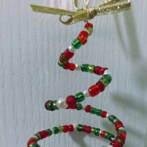 简单漂亮的螺旋形串珠圣诞节装饰制作威廉希尔中国官网
