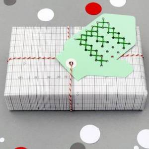 简单漂亮的十字绣圣诞礼物装饰卡片制作威廉希尔中国官网
