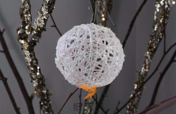 圣诞节手作编织缠绕圣诞节装饰球制作威廉希尔中国官网
