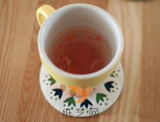 冬天的时候泡上一杯茶，用这么美的杯垫是不是超享受的