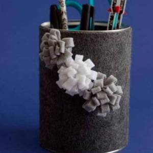 简单漂亮的不织布笔筒制作威廉希尔中国官网
