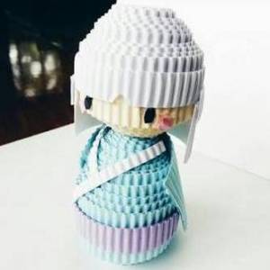 用瓦楞纸制作的可爱小娃娃威廉希尔中国官网
