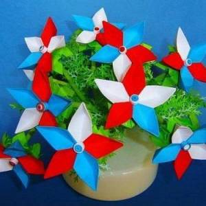 漂亮的折纸花朵装饰制作威廉希尔中国官网
