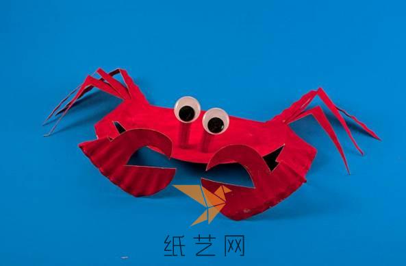 这样漂亮的螃蟹就做好啦，虽然红色的螃蟹是煮熟后螃蟹的样子，但是还是很漂亮啦。