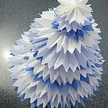 圣诞节教你如何用皱纹纸制作精美圣诞树