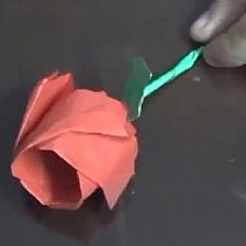 经典折纸玫瑰花的制作方法威廉希尔中国官网
