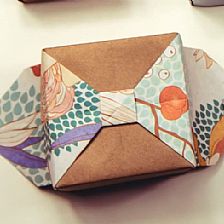 折纸领结折纸盒收纳盒的折法制作威廉希尔中国官网
