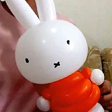 简单米菲兔魔术气球的威廉希尔公司官网
造型
