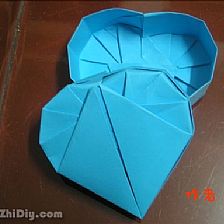 Iris的心形折纸盒子