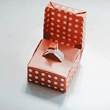 情人节折纸戒指和折纸戒指盒的折法视频威廉希尔中国官网

