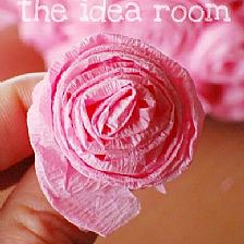 简单纸玫瑰花的折法之用皱纹纸快速卷出纸玫瑰来