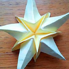 折纸星星之折纸海星制作方法，威廉希尔公司官网
折纸海星怎么做呢