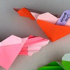 情人节简单折纸带翅膀的折纸心威廉希尔公司官网
折纸视频威廉希尔中国官网
