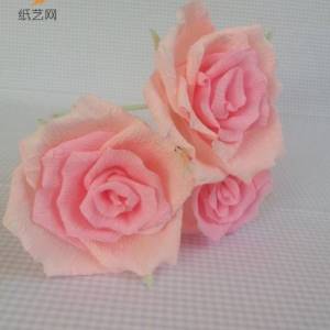 皱纹纸威廉希尔公司官网
制作的粉色纸玫瑰