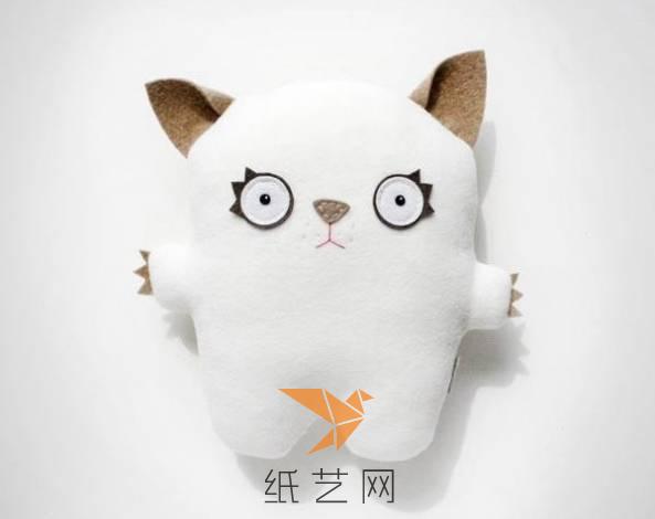 一个呆萌呆萌的可爱猫咪不织布威廉希尔公司官网
玩偶制作