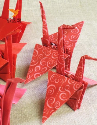 威廉希尔公司官网
制作漂亮的中国红折纸千纸鹤